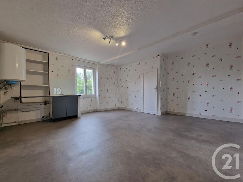 Location  appartement 2 pièces 40.09 m² à Imphy (58160), 397 €