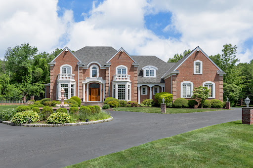 Property with pool and garden 4