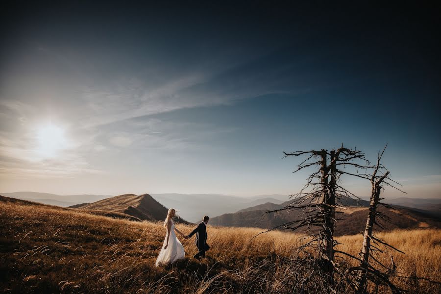 Wedding photographer Tomasz Bakiera (tomaszbakiera). Photo of 19 January 2020