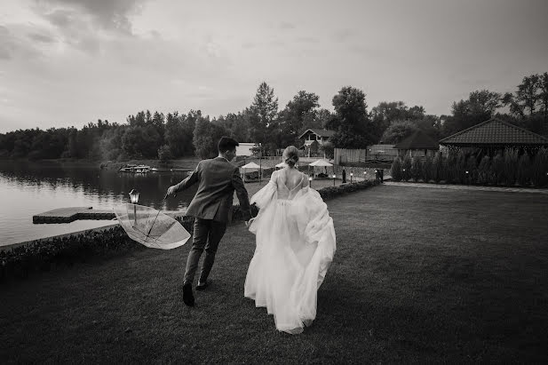 Fotógrafo de casamento Elena Topanceva (elentopantseva). Foto de 29 de março 2022