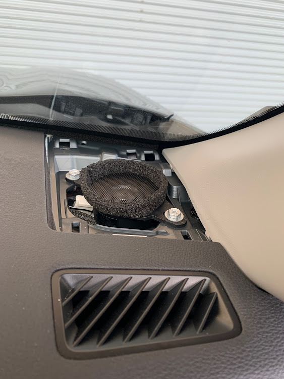 RAV4のRAV4・トゥイーター交換・オーディオに関するカスタム事例の投稿画像5枚目