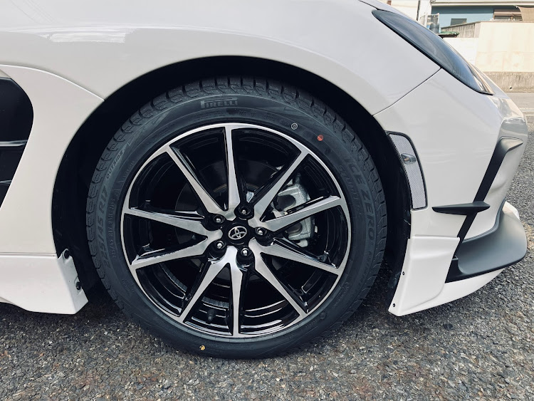GR86の86BRZオーナーさんと繋がりたい・新年初投稿・冬タイヤ購入・洗車・リム傷に関するカスタム事例の投稿画像1枚目