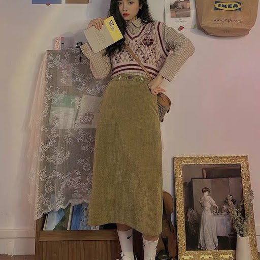 Title 5, All Match Loose And Thin V Neck Cropped Top