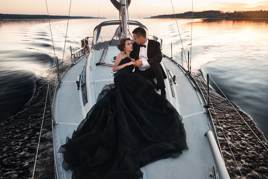 Jurufoto perkahwinan Aleksey Stulov (stulovphoto). Foto pada 19 Julai 2016