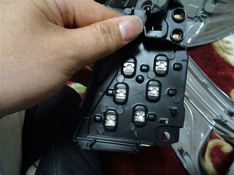 マークX G'sのマークX・GRX130・コンビランプ・LED・分解に関するカスタム事例の投稿画像4枚目