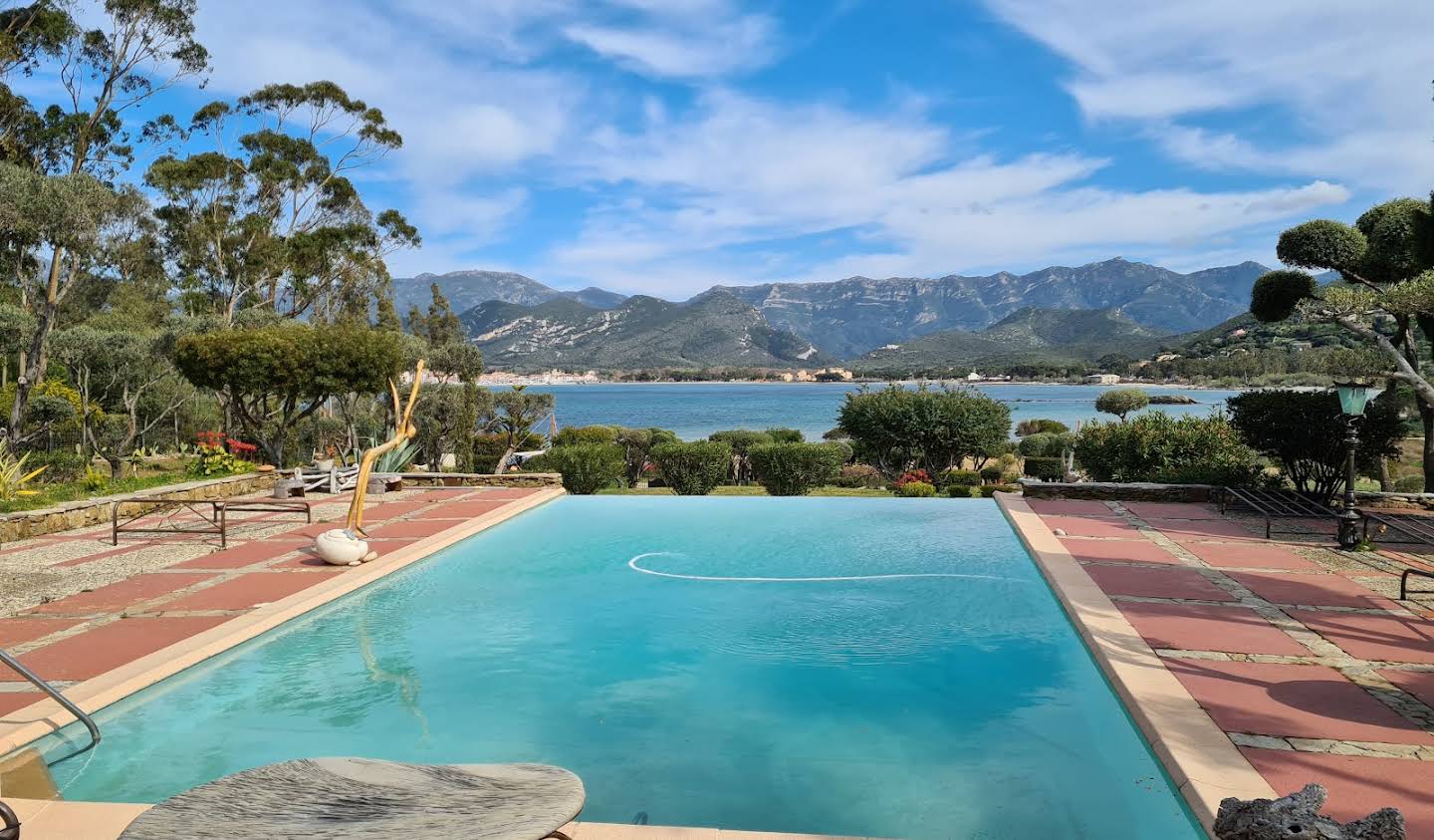 Propriété avec piscine en bord de mer Saint-Florent