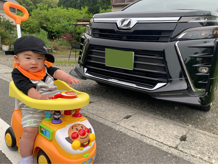 ヴォクシーの80系ヴォクシー後期・塗装屋さん・コラボ・息子の愛車・息子とコラボに関するカスタム事例の投稿画像2枚目
