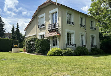 Maison avec piscine et terrasse 13