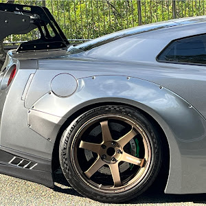 NISSAN GT-R R35