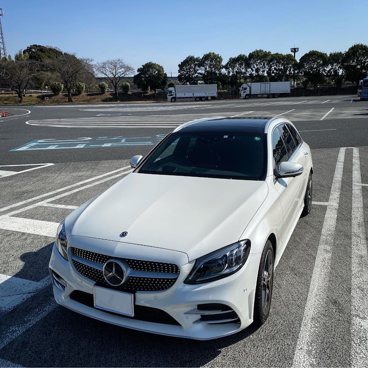 Cクラス ステーションワゴンのMercedes-Benz・メルセデス・ベンツ・ベンツCクラス・ダイヤモンドホワイトに関するカスタム事例の投稿画像1枚目