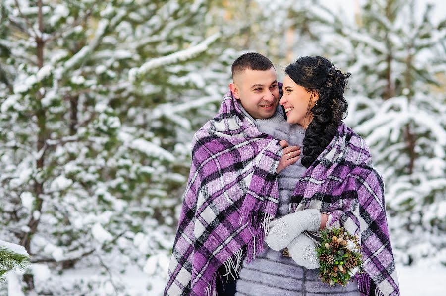 Wedding photographer Alena Dmitrienko (alexi9). Photo of 21 January 2017