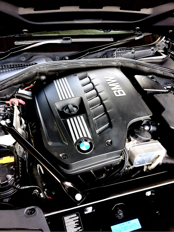 5シリーズ セダンのイグニッションコイル交換・プラグ交換・直6・BMW 5シリーズに関するカスタム事例の投稿画像1枚目