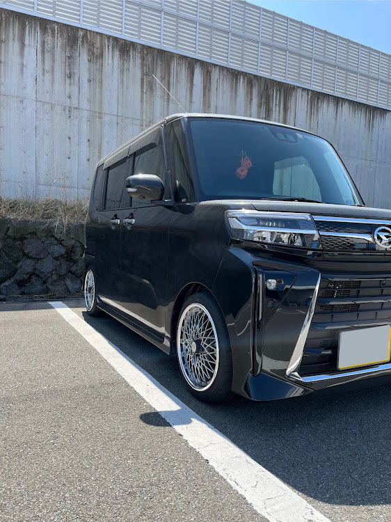 タントカスタムのSSRフォーミュラーメッシュ・SSRフォーミュラメッシュ・ホイール交換・車高調整に関するカスタム事例の投稿画像1枚目