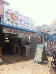 Hotel Shri Om photo 2