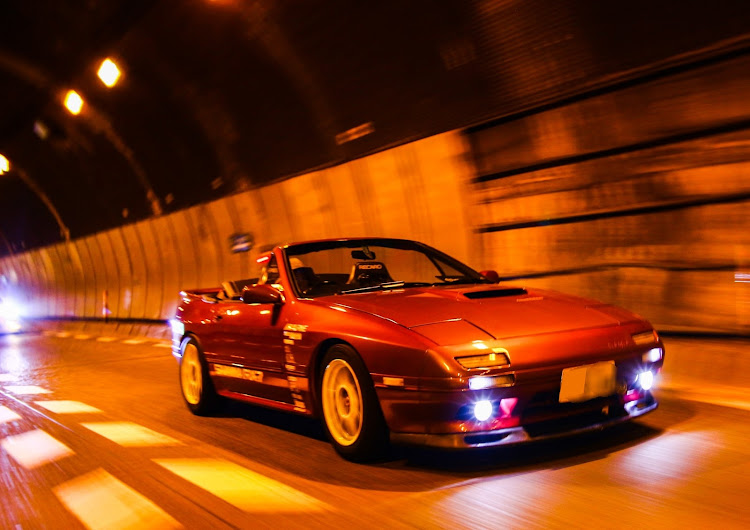 RX-7のRX-7・RX-7カブリオレ・走行シーン撮影に関するカスタム事例の投稿画像2枚目
