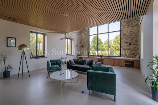Luxury longere for sale in Carquefou (44470)