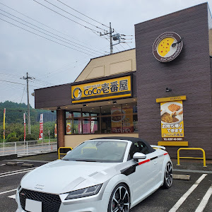 TT RS クーペ