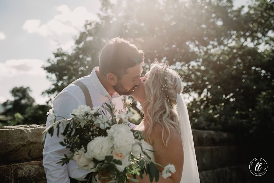 Fotografo di matrimoni Tash Louise Jones (loveluella). Foto del 1 luglio 2019