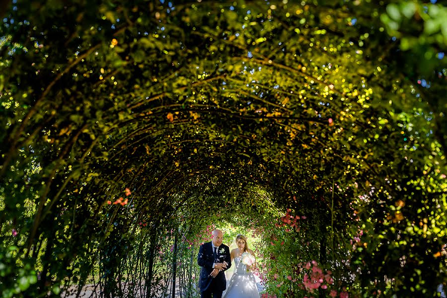 Fotografo di matrimoni Eugenio Luti (luti). Foto del 23 agosto 2022