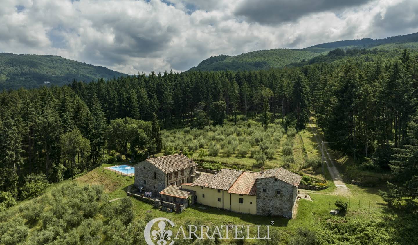 Villa with garden Pelago