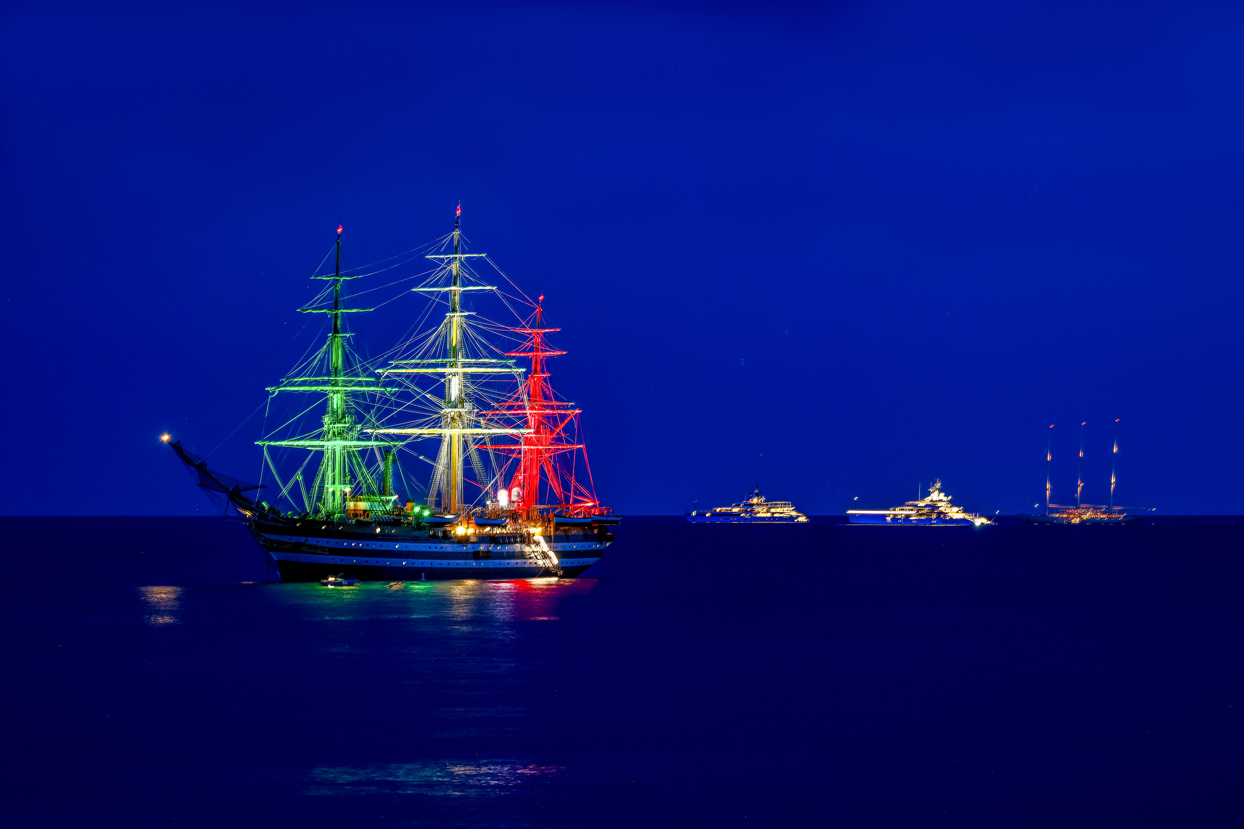 Nave Amerigo Vespucci  di joni