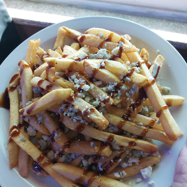 GF fries with blue cheese & balsamic glaze
