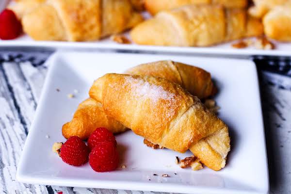 Raspberry Honey Walnut Crescent Rolls_image