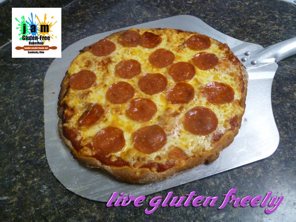 Chef Eric's Gluten-Free Pizza Party!
EVERY FRIDAY NIGHT 5 pm - 6 pm
HOT & READY 
12" Pepperoni or