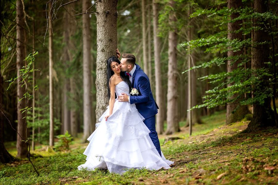 Wedding photographer Mirek Bednařík (mirekbednarik). Photo of 10 July 2018