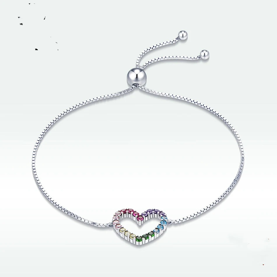 Bracelet réglable en argent sterling avec coeurs colorés et arc-en-ciel, un symbole d'amour éclatant, parfait pour un cadeau unique.