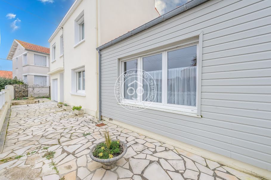 Vente maison 7 pièces 155 m² à La Rochelle (17000), 590 000 €