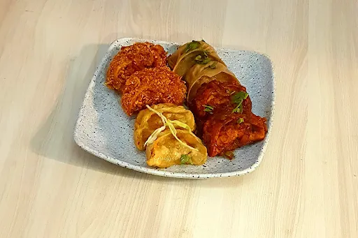 Darjeeling Delight's Veg Momo's Platter [12 Pieces]