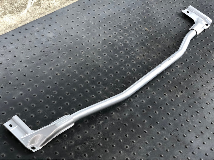 スカイライン GT-RのDIY・ボディ補強・トランク補強バー・S15シルビア純正品に関するカスタム事例の投稿画像13枚目
