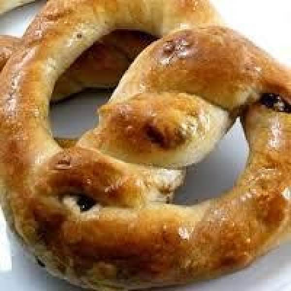 Soft Cinnamon Raisin Pretzel With 2 Toppings_image