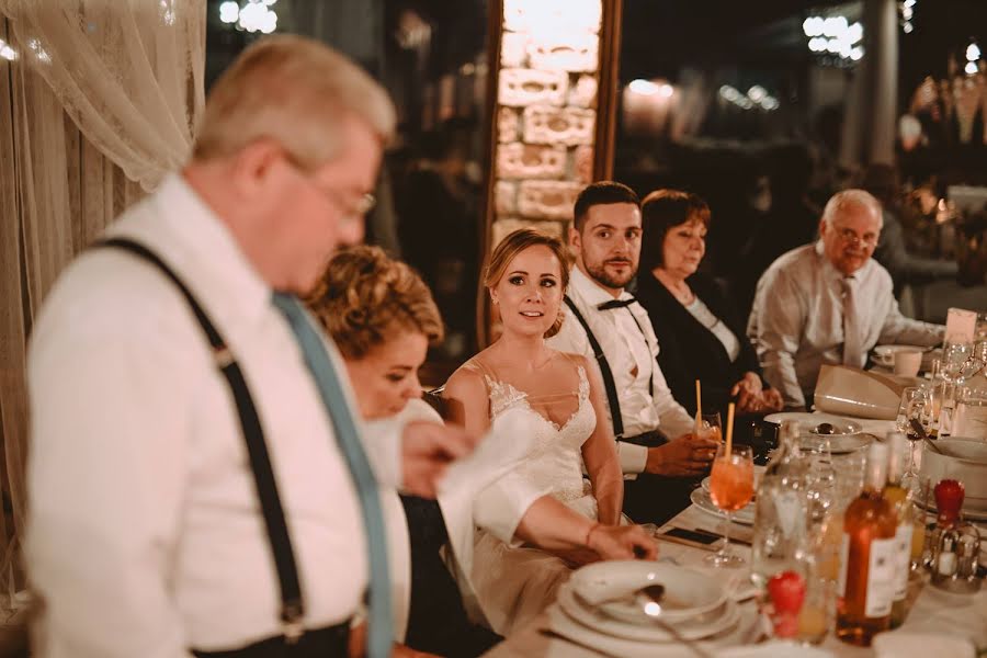 Fotógrafo de casamento Dániel Németh (room8photography). Foto de 3 de março 2019