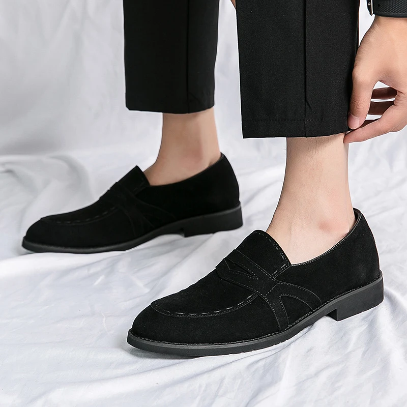 Sapatos Casuais Pontudos de Camurça Britânica Masculinos Conforto e Elegância para o Dia a Dia Design Clássico Couro Premium para um Look Sofisticado