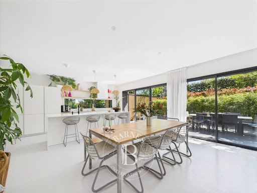 House with terrace 3