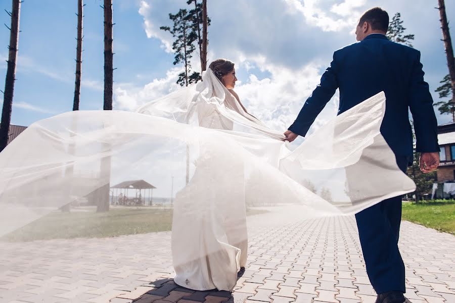 Fotógrafo de casamento Roman Sokolov (sokrom). Foto de 3 de fevereiro 2016