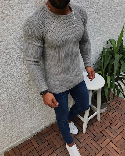 Title 5, Long sleeve round neck pullover sweater