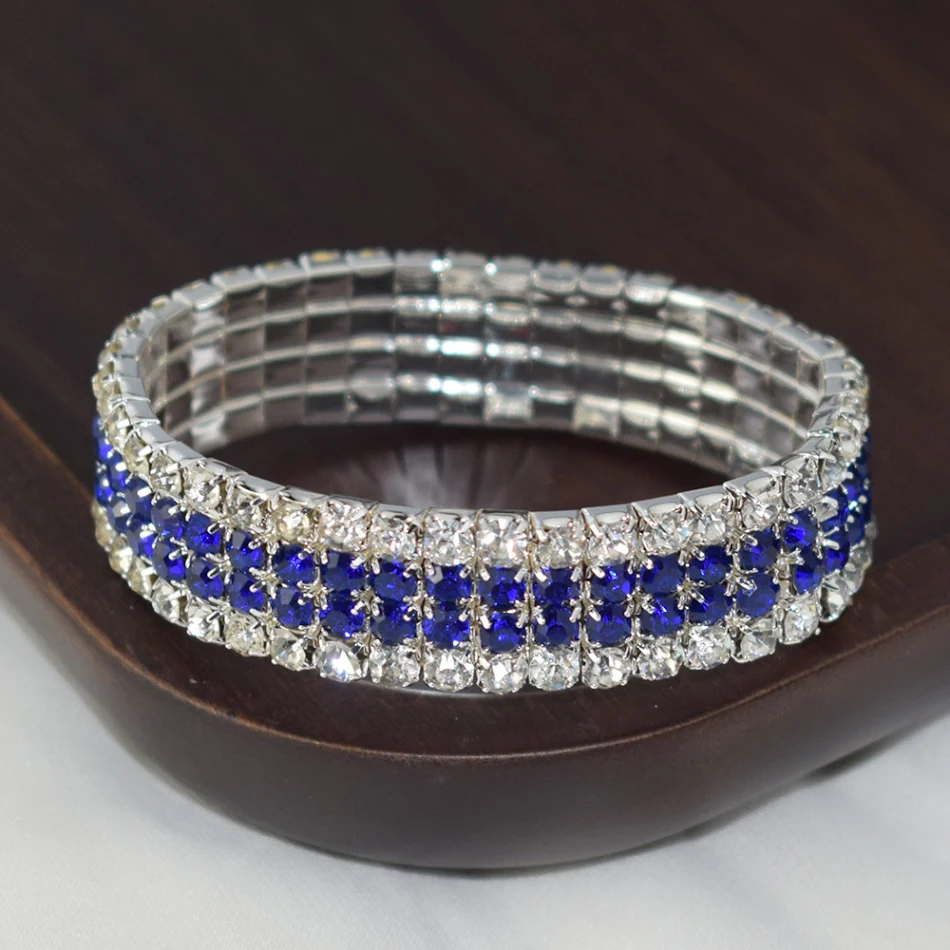 Kristallen armband met volledige diamanten, vier afvoergaatjes, elasticiteit, ideaal voor een elegante en comfortabele uitstraling, perfect voor elke gelegenheid.