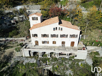 maison à Revest-les-Roches (06)