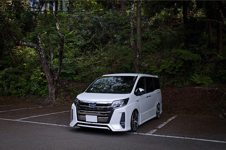 ノアの新潟・ゴールデンウィーク・5月もよろしくお願いします・ノア ヴォクシー エスクァイア・吊り橋に関するカスタム事例の投稿画像1枚目