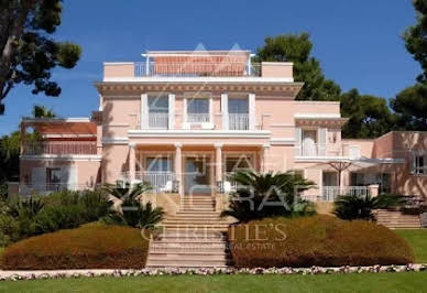 Villa with terrace 17