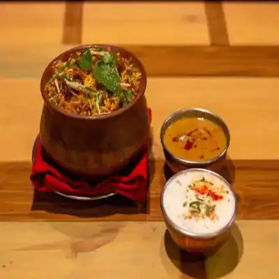 Hyderbadi Mutton Biryani With Salan