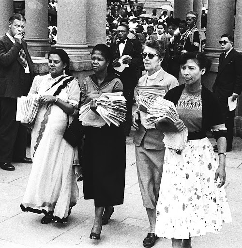 Nov. 20, 1961 - Queen Dances 'High Life' -- With Dr. Nkrumah, Stock Photo,  Picture And Rights Managed Image. Pic. ZUK-19611120-BAF-K09-002