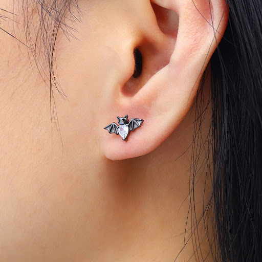 Title 4, Black Vampire Gothic Bat Stud Earrings for Hall...