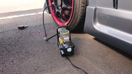 タイヤの空気圧を正しく理解 空気圧表示の見方から点検方法までを解説 Cartuneマガジン