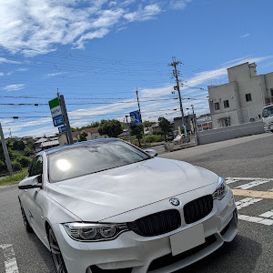 M4 クーペ F82