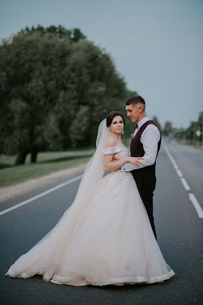 Wedding photographer Aleksandra Naydyuk (sunny). Photo of 13 June 2020