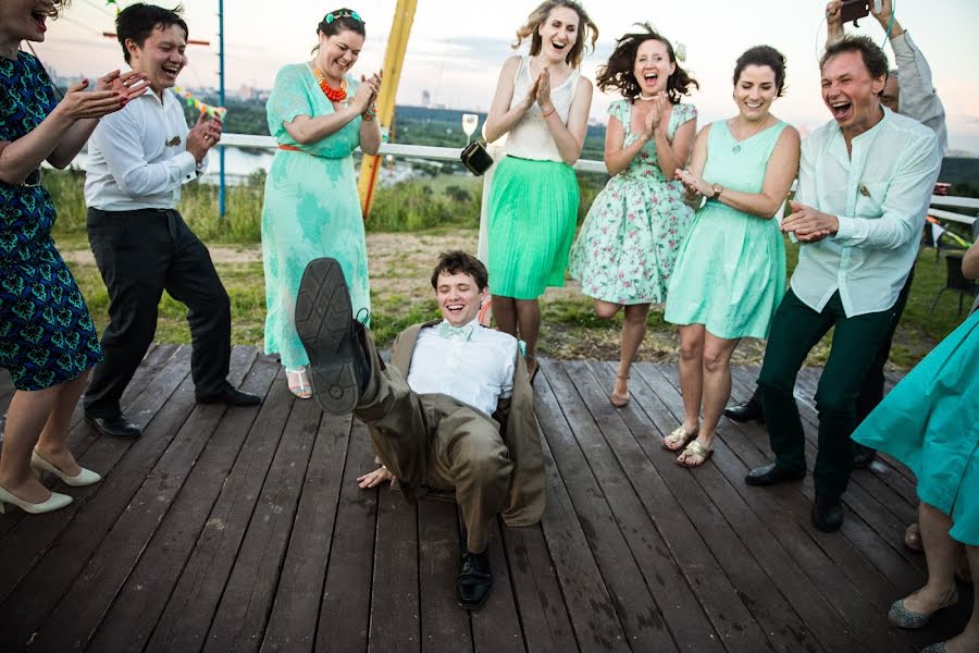 Fotógrafo de casamento Artem Vindrievskiy (vindrievsky). Foto de 11 de julho 2016